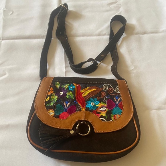 NEW Crossbody Bag Handmade craft Leather & Embroidered Artisan Made in Ecuador - Picture 3 of 6